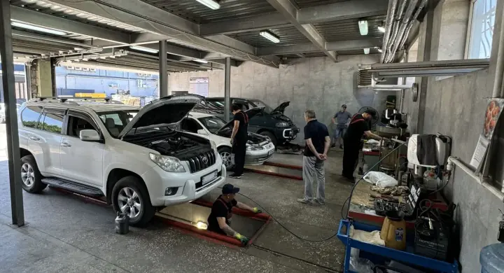 Automation of an oil change point